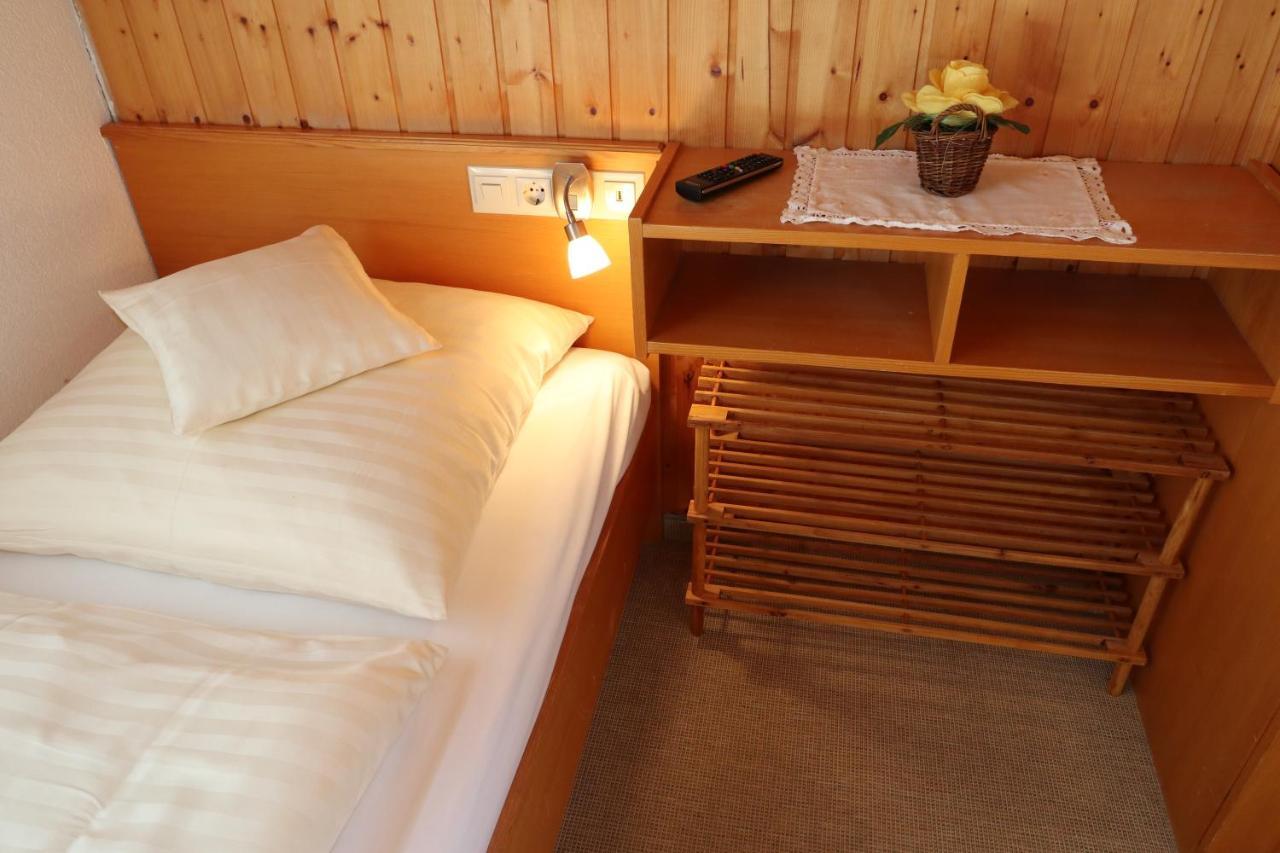 Höhenpension Glashütte Bed&Breakfast Frühstückspension Hotel GARNI Bonndorf Exterior foto